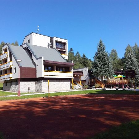Dolni Dvur Hotel Ceska Farma מראה חיצוני תמונה