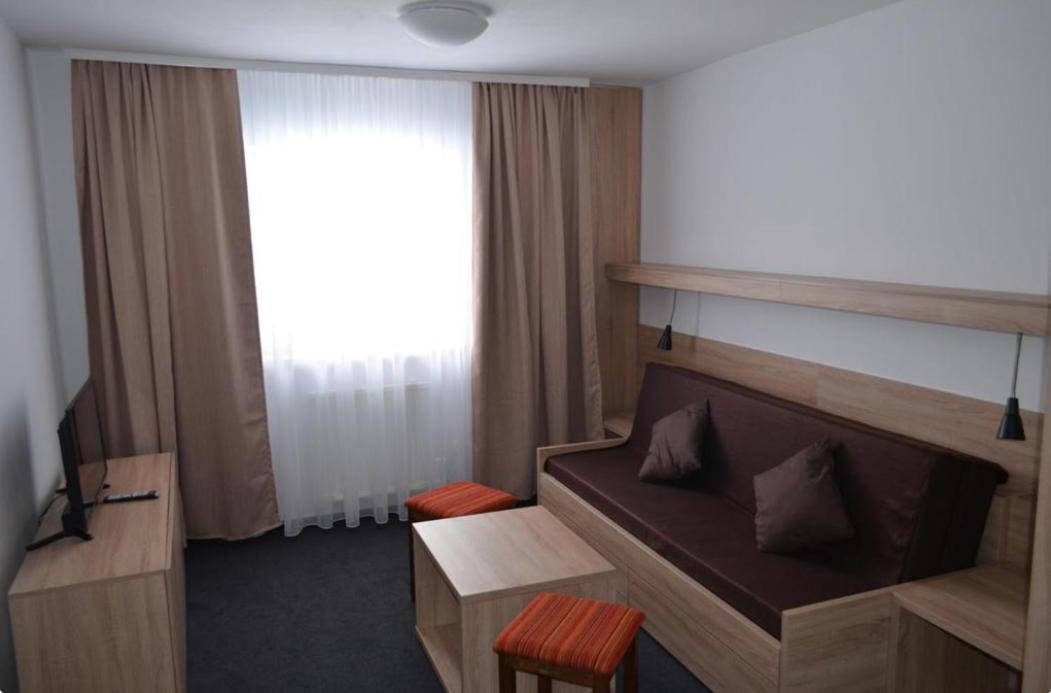 Dolni Dvur Hotel Ceska Farma מראה חיצוני תמונה
