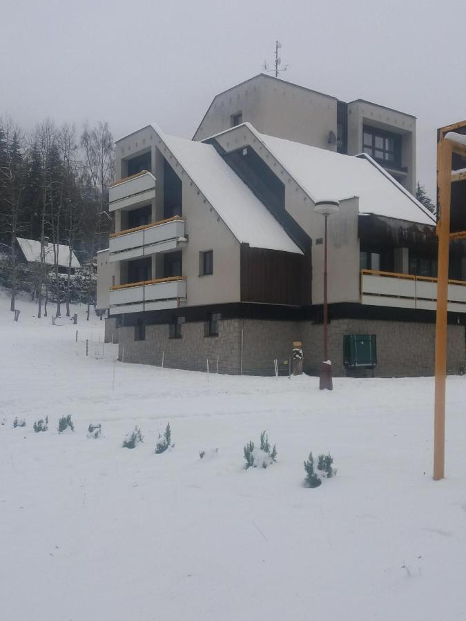 Dolni Dvur Hotel Ceska Farma מראה חיצוני תמונה